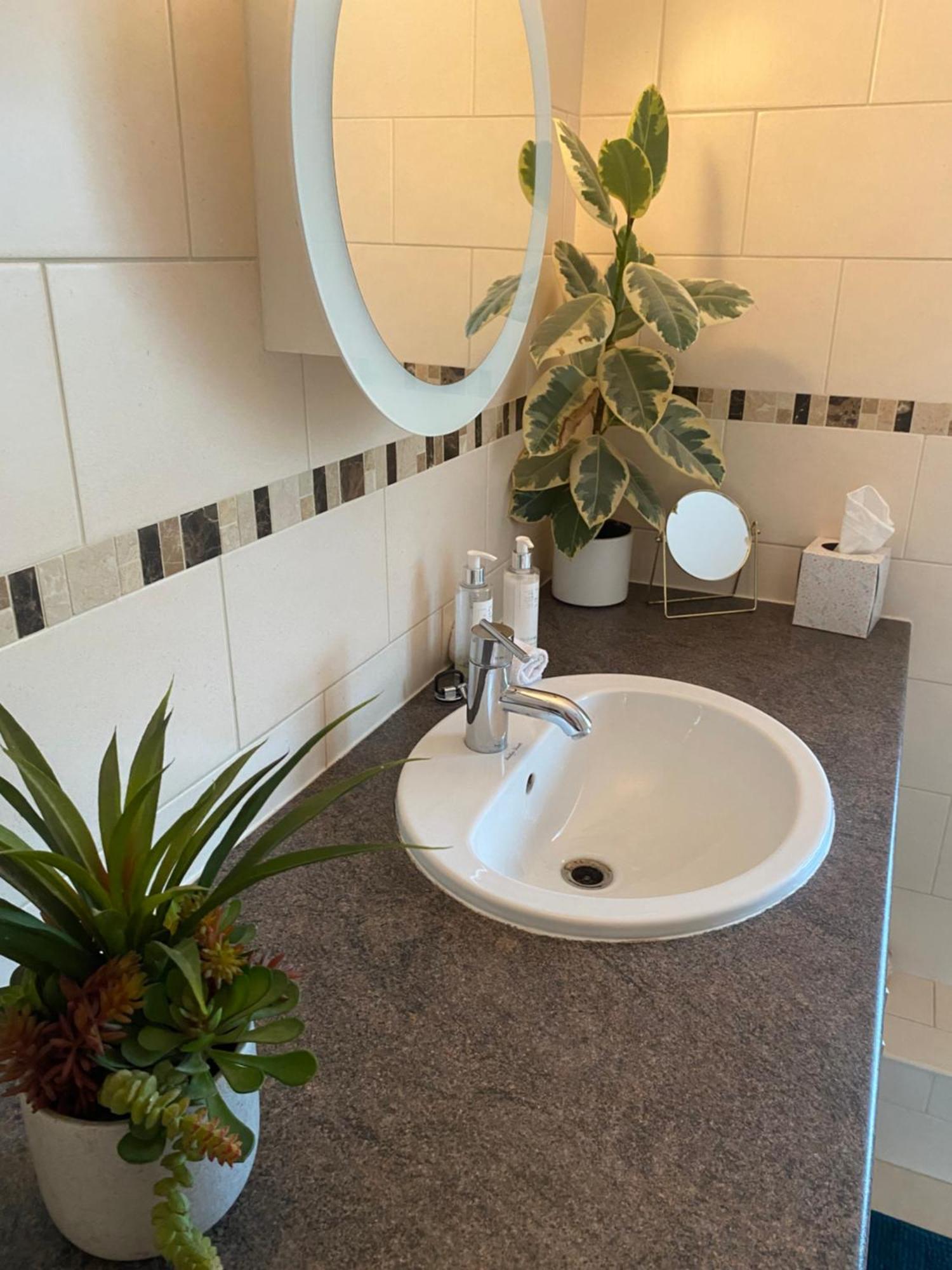 Beautiful Private Room With Kingsize Bed And Large Private En-Suite Peterborough Esterno foto