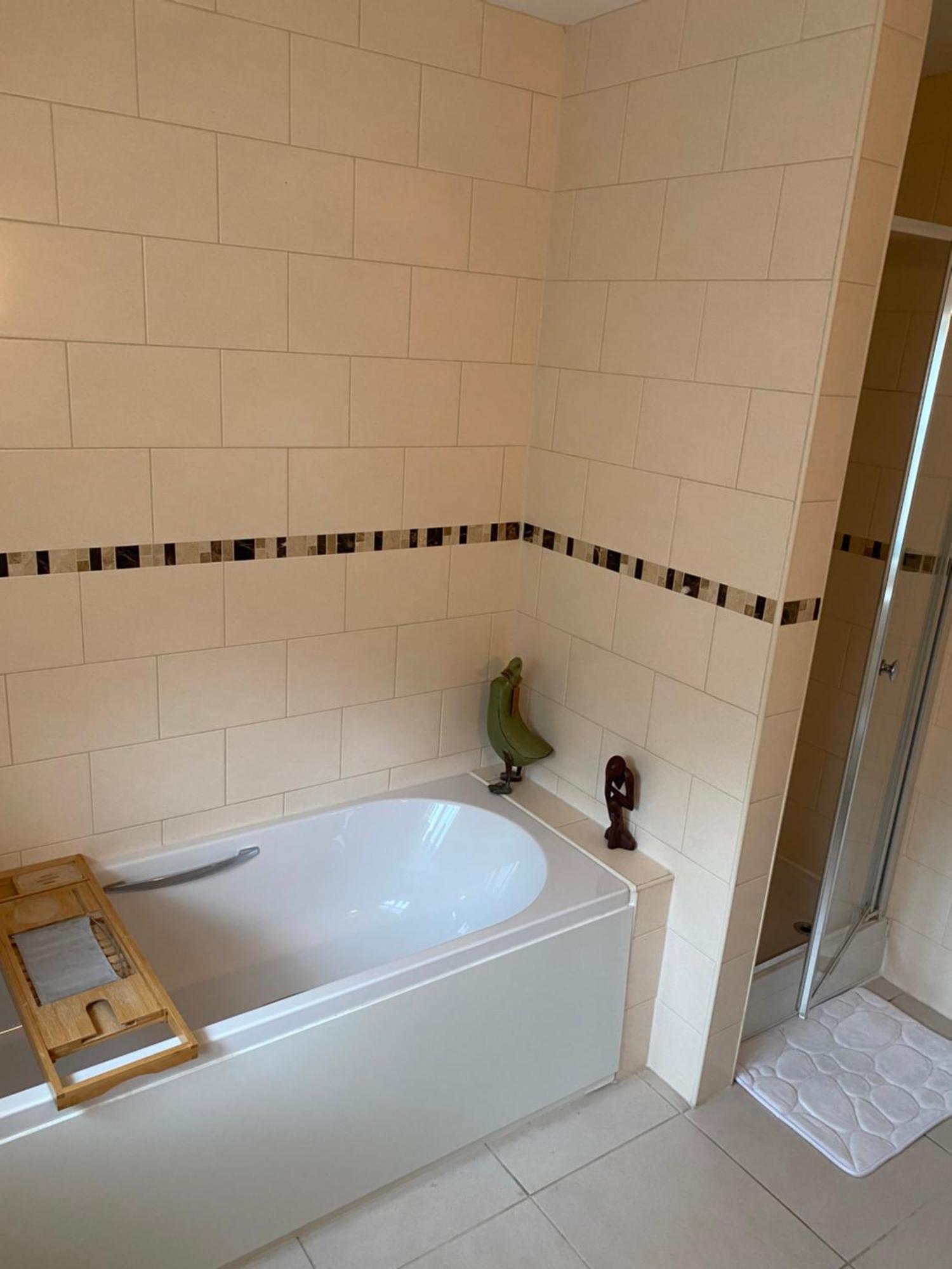 Beautiful Private Room With Kingsize Bed And Large Private En-Suite Peterborough Esterno foto